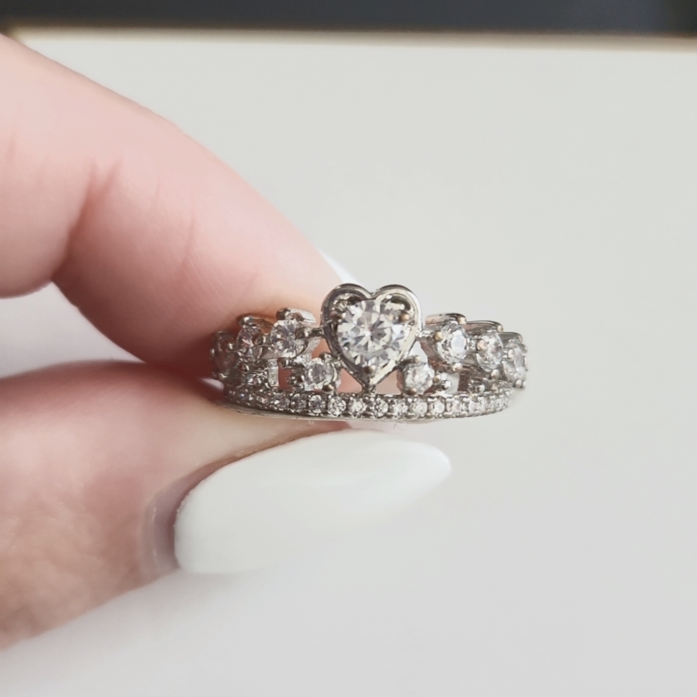 Sterling silver CZ ring size 6